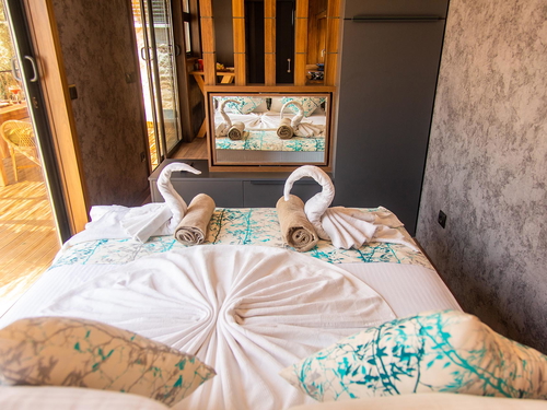  gece  -  Kasım
  | Kalkan Akbel’de Kısmi Deniz Manzaralı & Jakuzili Balayı Villası | Ücretsiz Kahvaltı ve Site Avantajlı Tatil Evi